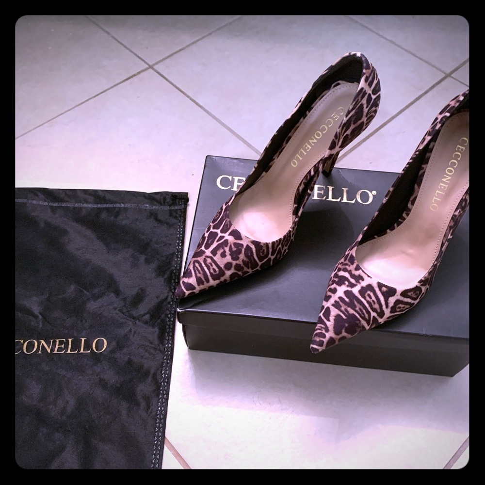 NWT GORGEOUS Brazilian designer pumps